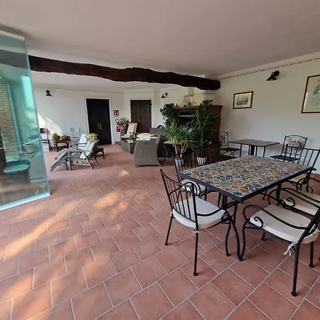 La Carolina Apartmán *